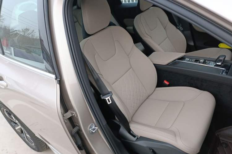 Used Volvo XC60 2026 B5 4x4 Smart Luxury Edition