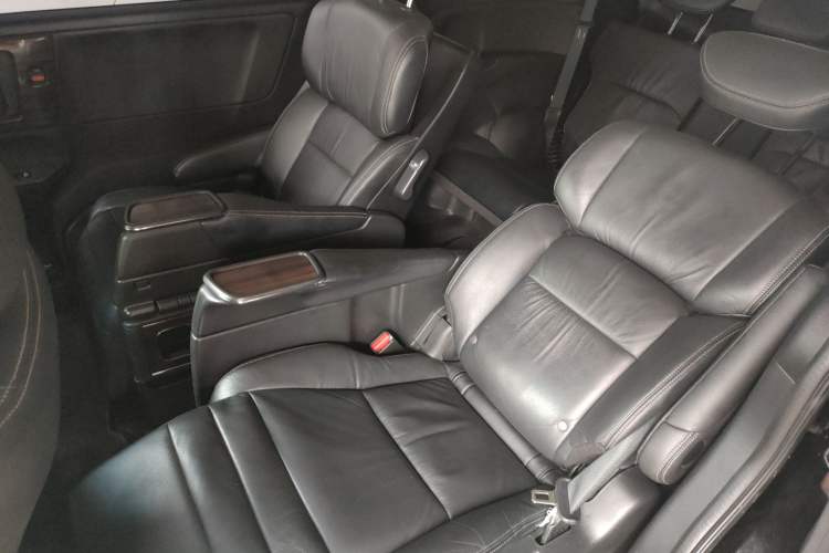 Used Honda Elysion 2016 2.4L Luxury Edition
