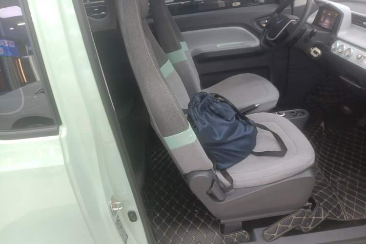 Used Wuling Hongguang MINIEV 2022 Macaron Fashion Model Lithium Iron Phosphate
