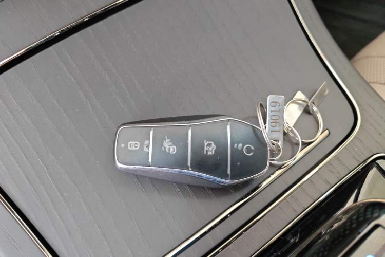 Used BYD Han 2025 DM-i Intelligent Driving Edition 125KM LiDAR Flagship Model
