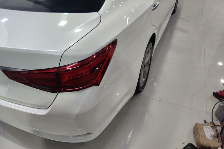Used Toyota Crown 2015 2.0T Fashion Edition
