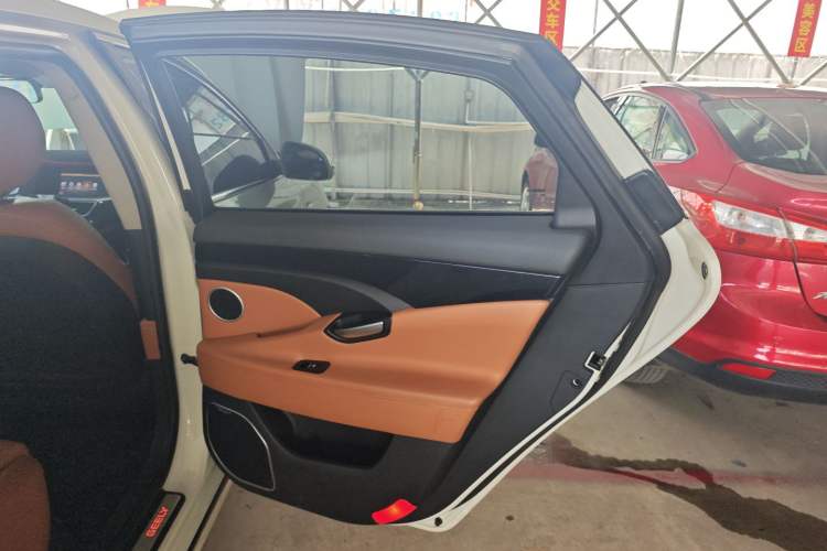 Used Geely Auto Emgrand GT 2016 1.8T Zunya Model
