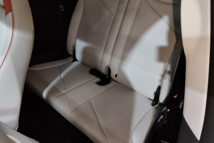 Used Chery Little Ant 2024 Refreshed Version Youth Edition 321 km Beloved Edition 29.23 kWh
