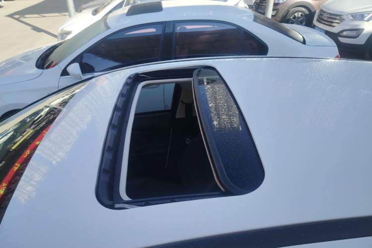 Used Ford Focus 2018 Hatchback Classic 1.6L Automatic Trendy SmartDrive Edition
