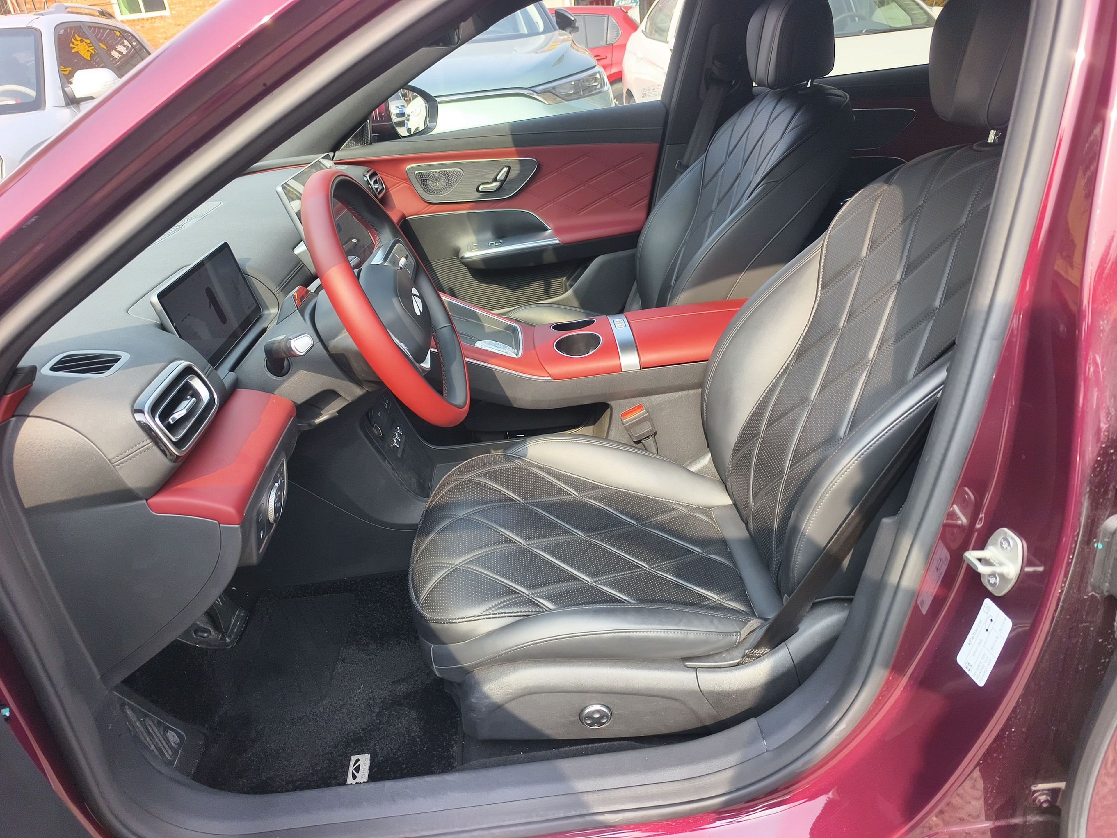 Переднее сиденье в автомобиле