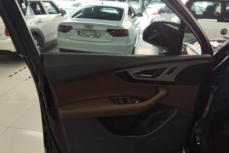 Used Audi Q7 2016 45 TFSI Technology Edition

