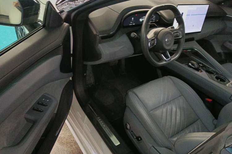 Used Zeekr 001 2025 YOU Edition 100 kWh All-Wheel Drive
