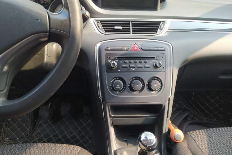 Used Peugeot 308 2014 Enjoy Edition Classic 1.6L Manual YouShang Model