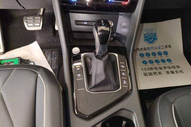 Used Volkswagen Tiguan L 2024 Outstanding Model 330TSI Automatic Two-Wheel Drive R-Line Dragon Glory Edition
