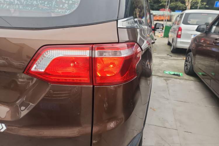 Used Wuling Hongguang S3 2018 1.5L Manual Luxury Model China V Standard
