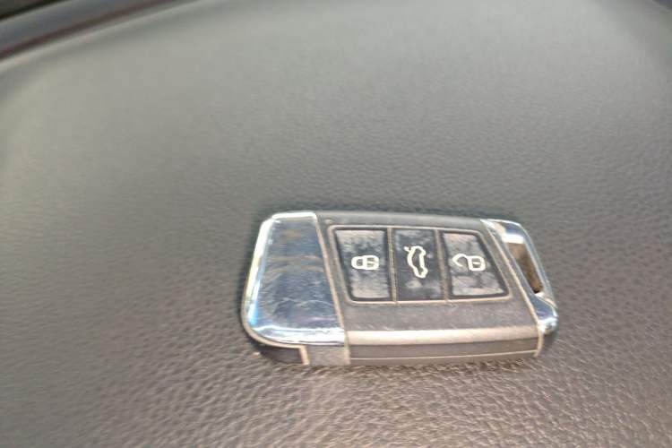 Used Volkswagen Magotan 2023 2 Million Units Limited Edition 330TSI DSG Leading Version
