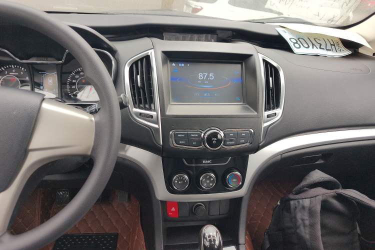 Used HYOSOW H3 2015 1.5L Manual Luxury Model
