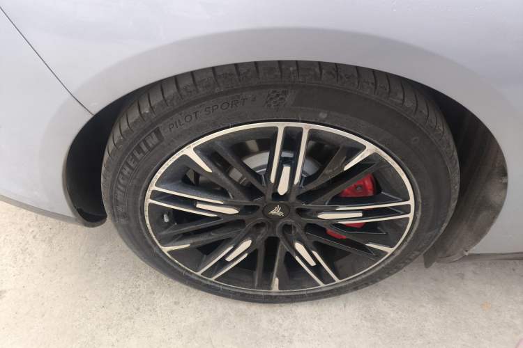 Used NETA S 2022 All-Electric 650 km Four-Wheel Drive Premium Version