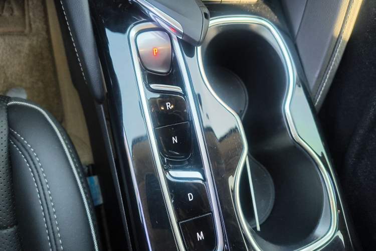 Used Buick Envision 2022 Encore Plus 652T Five-Seat Luxury Model
