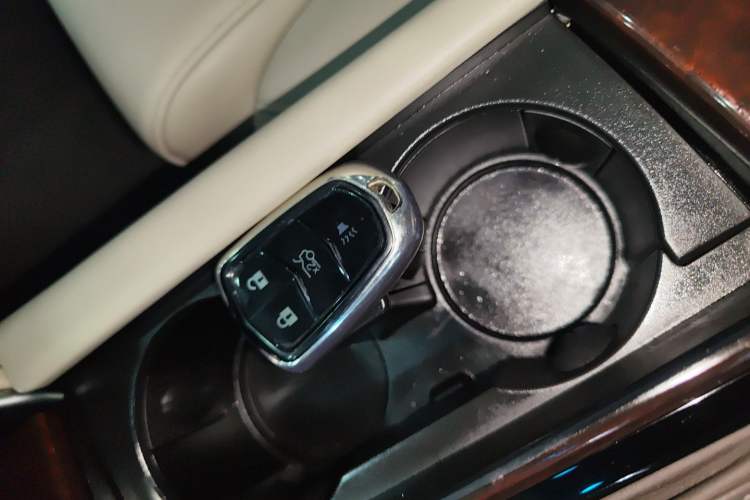 Used Cadillac XTS 2015 28T Comfort Model
