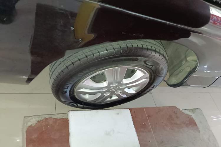 Used FORTHING Lingzhi 2019 Facelifted M5L 1.6L 7-Seater Base Model China VI Standard