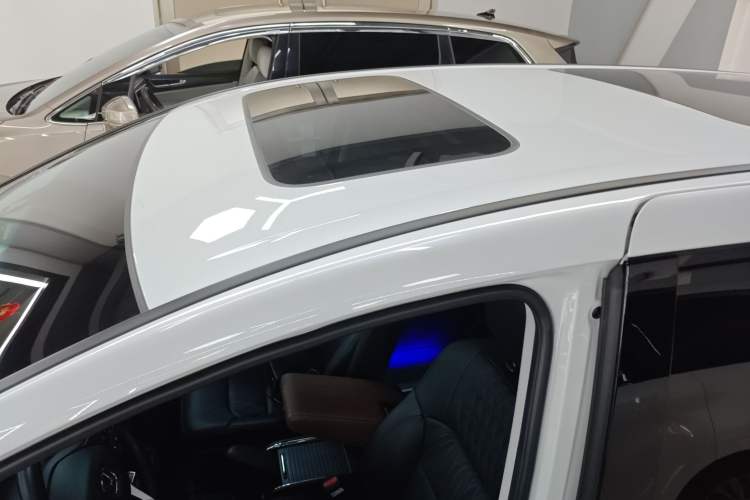 Used Honda Elysion 2022 2.0L eHEV Luxury First Edition
