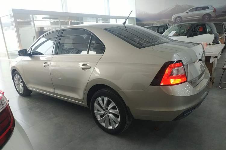 Used Skoda Rapid 2019 1.5L Automatic Comfort Edition China VI Standard

