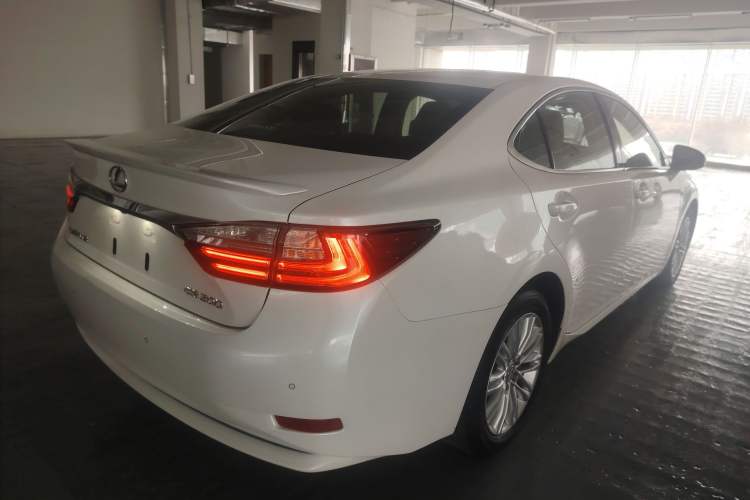 Used Lexus ES 2016 200 Midnight Special Limited Edition
