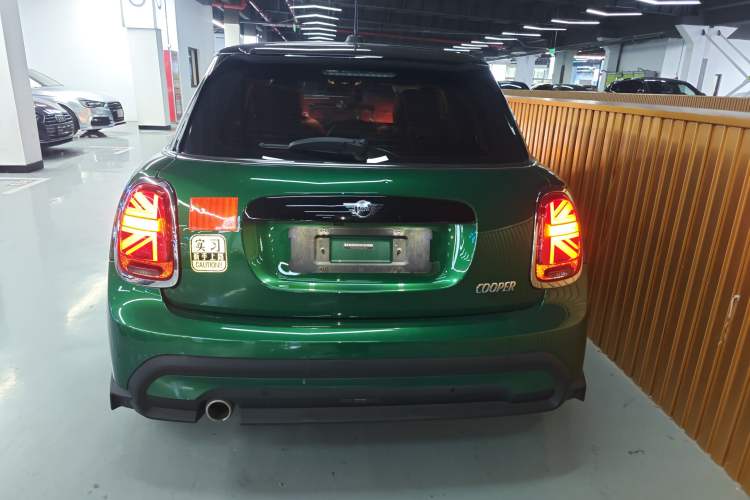 Used  MINI 2022 Updated 1.5T COOPER Classic Edition Five-Door Version
