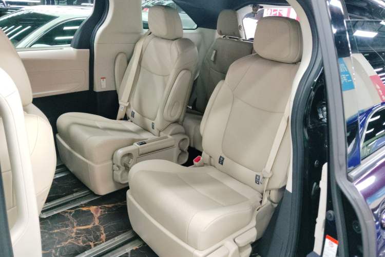 Used Toyota Granvia 2023 2.5L Hybrid Prestige PLUS Edition