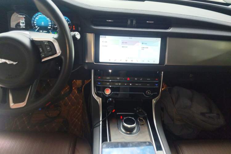 Used Jaguar XFL 2019 XFL 2.0T 250 PS Two-Wheel-Drive Luxury Edition
