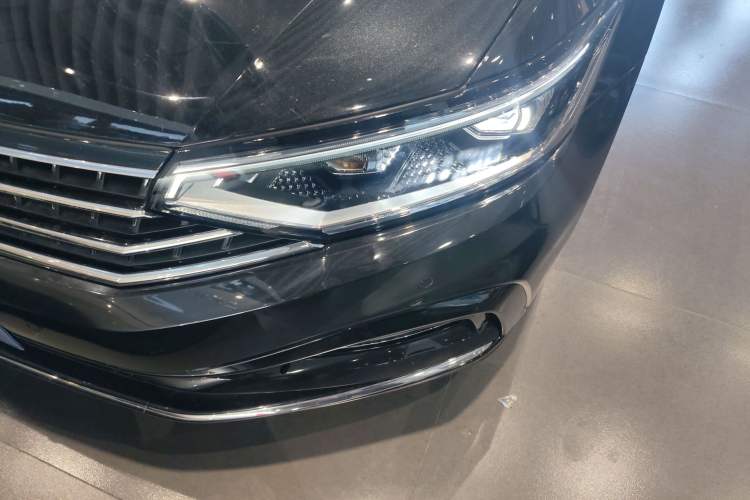 Used Volkswagen Magotan 2023 2 Million Units Commemorative Edition 330TSI DSG Luxury Version
