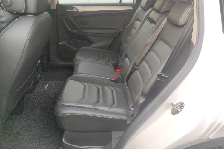 Used Volkswagen Tiguan L 2020 330TSI Automatic Two-Wheel Drive Smart Luxury Edition China VI Standard
