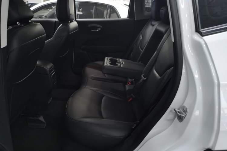 Used  Compass 2017 200T Automatic Family Edition
