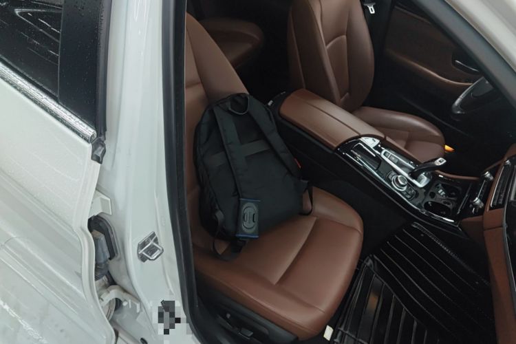 Used BMW 5 Series 2014 520Li Elegant Model
