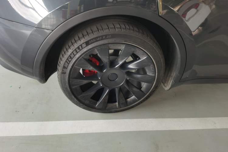 Used Tesla Model Y 2024 Long-Range All-Wheel-Drive Version