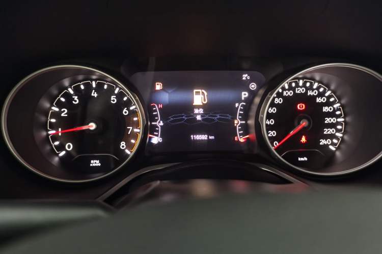 Used  Compass 2017 200T Automatic Family Edition
