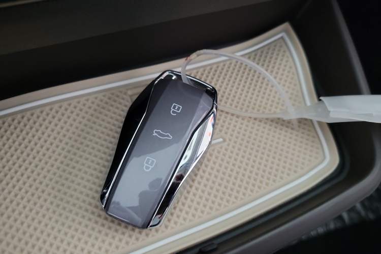 Used  3 2024 Zhi'ai Edition 330km Air
