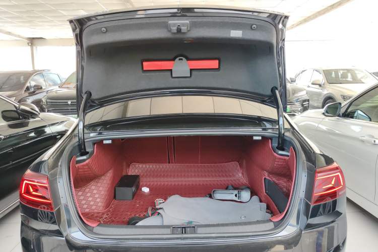 Used Volkswagen Magotan 2023 2 Million Units Limited Edition 330TSI DSG Leading Version