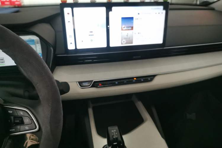 Used Geely Auto Emgrand L HiP 2022 1.5TD-DHT Pro 100KM Super Swift
