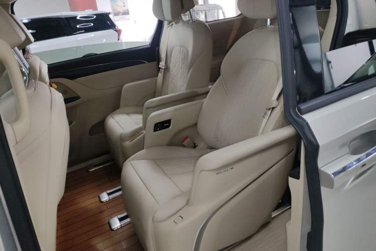 Used Buick GL8 2023 ES Lu Zun Luxury Model
