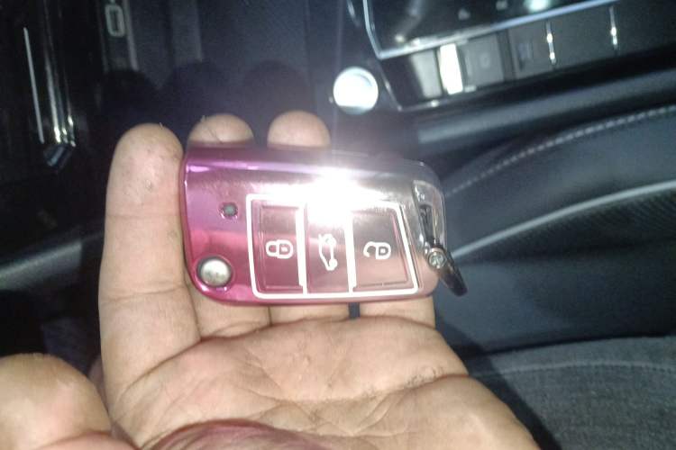 Used Volkswagen Tiguan L 2022 330TSI Automatic Two-Wheel Drive Smart Edition
