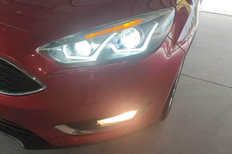 Used Ford Focus 2018 Hatchback Classic EcoBoost 180 Automatic Elite Model
