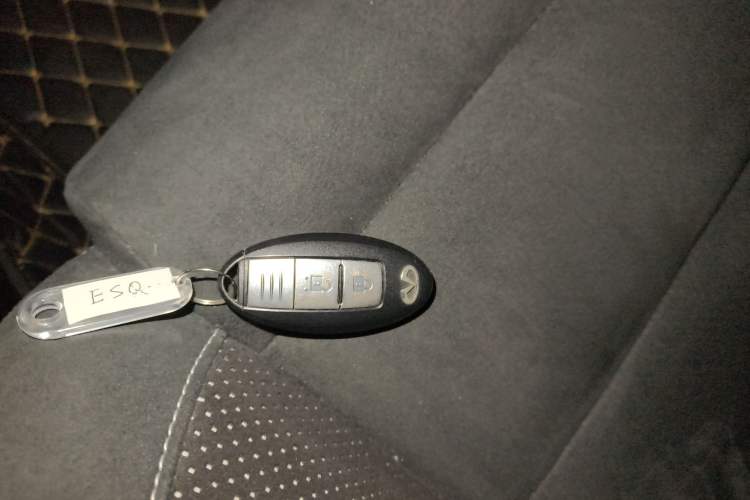 Used Infiniti ESQ 2014 1.6L Spontaneous Edition
