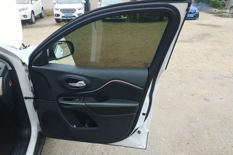 Used  Cherokee 2016 2.0L Smart Version