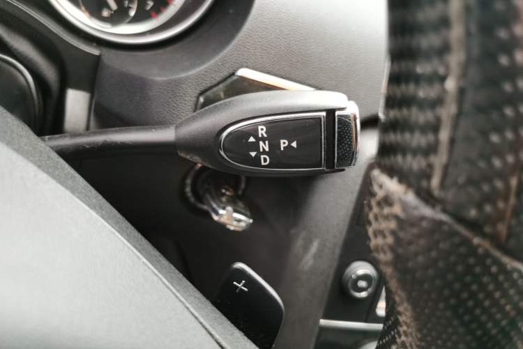 Used Mercedes-Benz R-Class 2017 R 320 4MATIC Business Edition Prestige Model