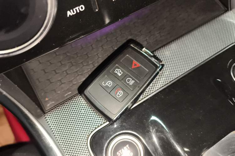 Used Jaguar XEL 2020 2.0T 200PS R-DYNAMIC Youth Sports Edition
