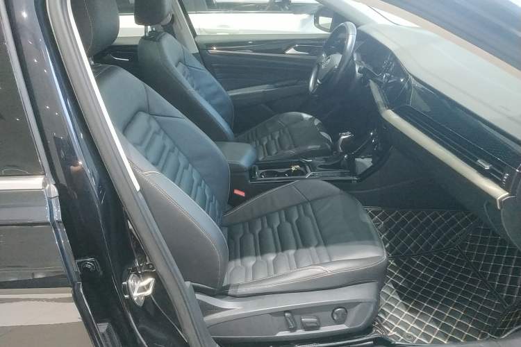 Used Volkswagen Passat 2019 330TSI Elite Edition China VI
