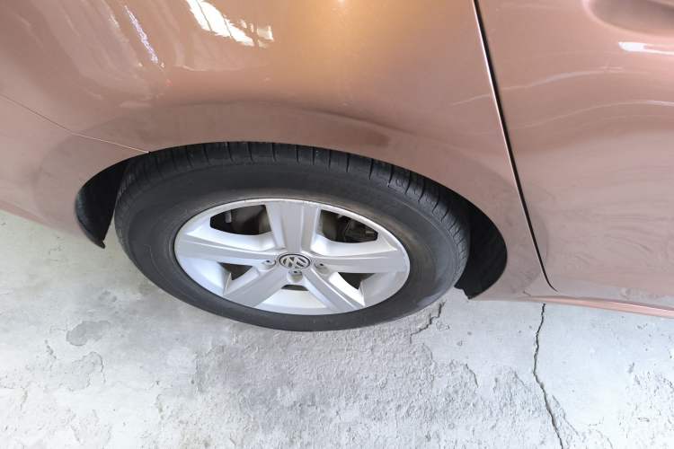 Used Volkswagen Lamando 2015 230TSI DSG Fashion Edition
