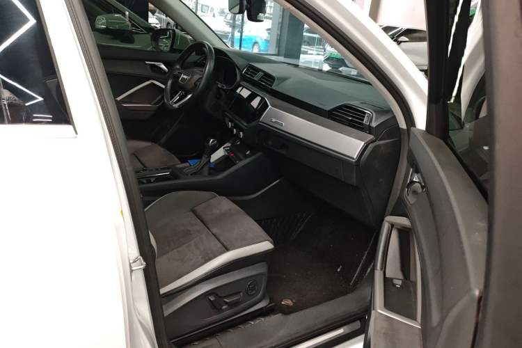 Used Audi Q3 2023 35 TFSI Progressive Dynamic Edition (1.4T)