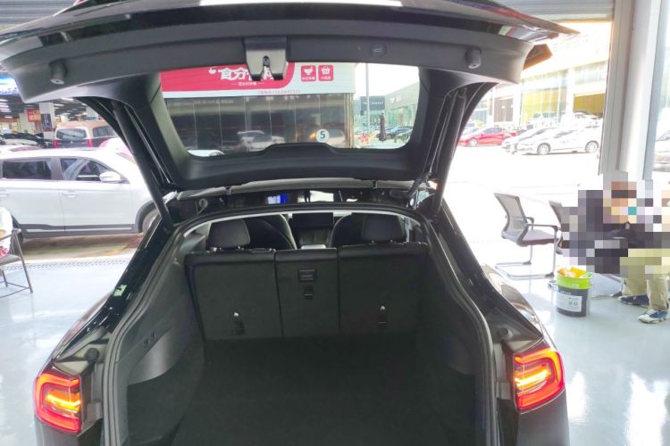 Used Tesla Model Y 2023 Long-Range All-Wheel-Drive Version
