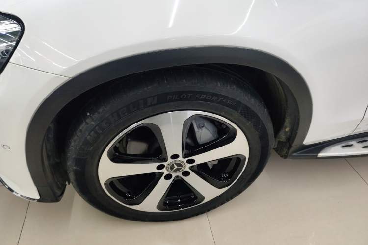 Used Mercedes-Benz GLC 2018 GLC 260 4MATIC Luxury Model
