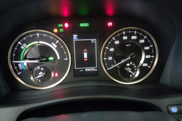 Used Toyota Alphard 2021 Dual-Engine 2.5L Luxury Edition
