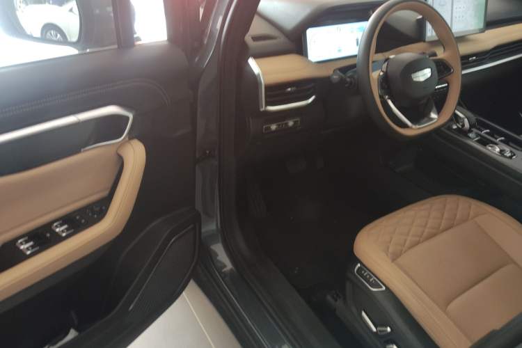 Used Geely Auto Haoyue L 2023 2.0T DCT Flagship Version