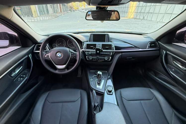 Used BMW 3 Series 2017 318i Fashion Model